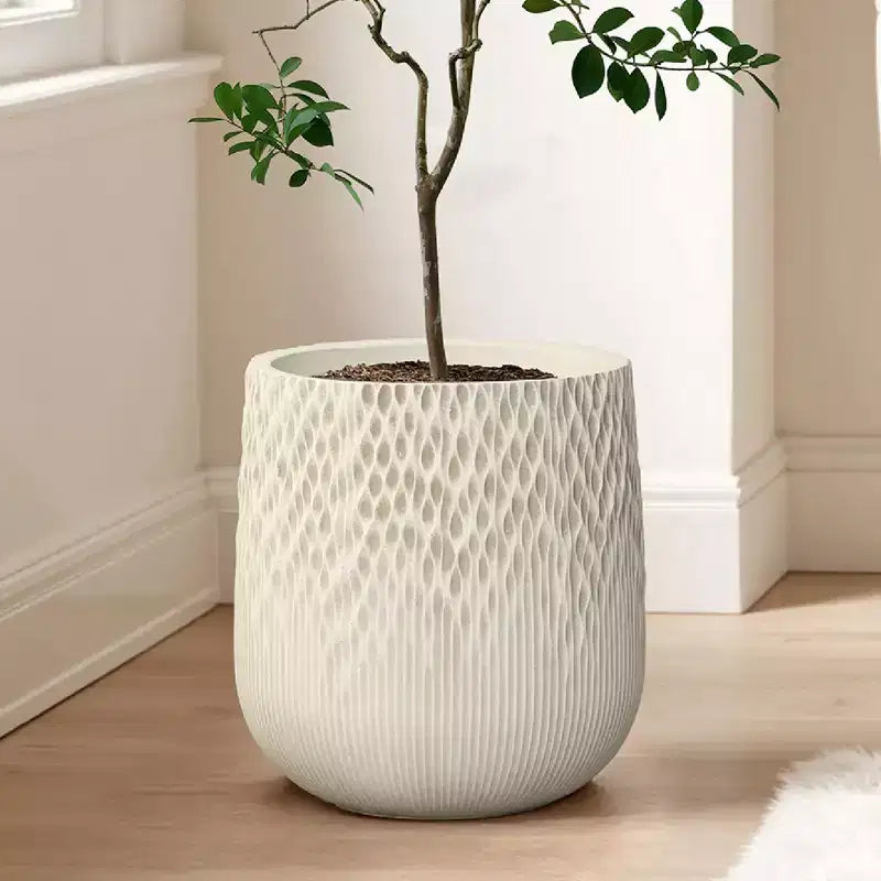 Jardinière ronde antique blanc cassé, texture dégradée foncée à claire, design conique