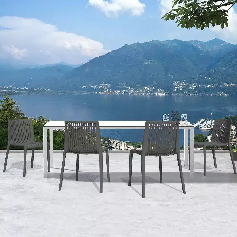 Chaises de salle à manger empilables modernes en résine plastique pour l'extérieur/l'intérieur