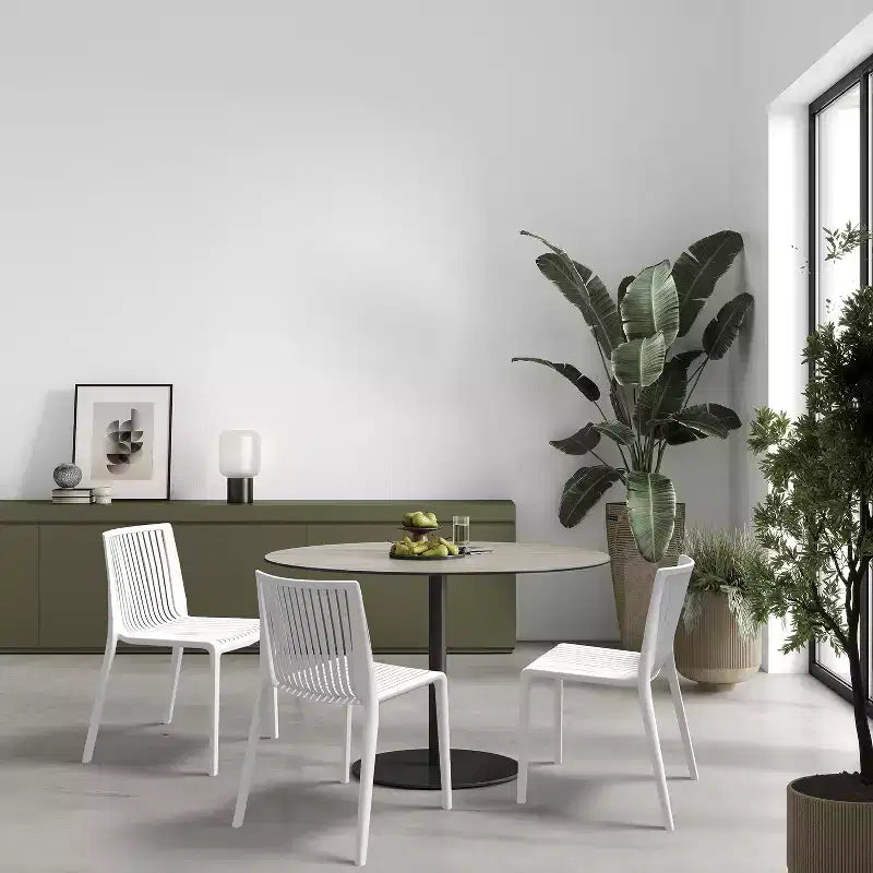 Chaises de salle à manger empilables modernes en résine plastique pour l'extérieur/l'intérieur