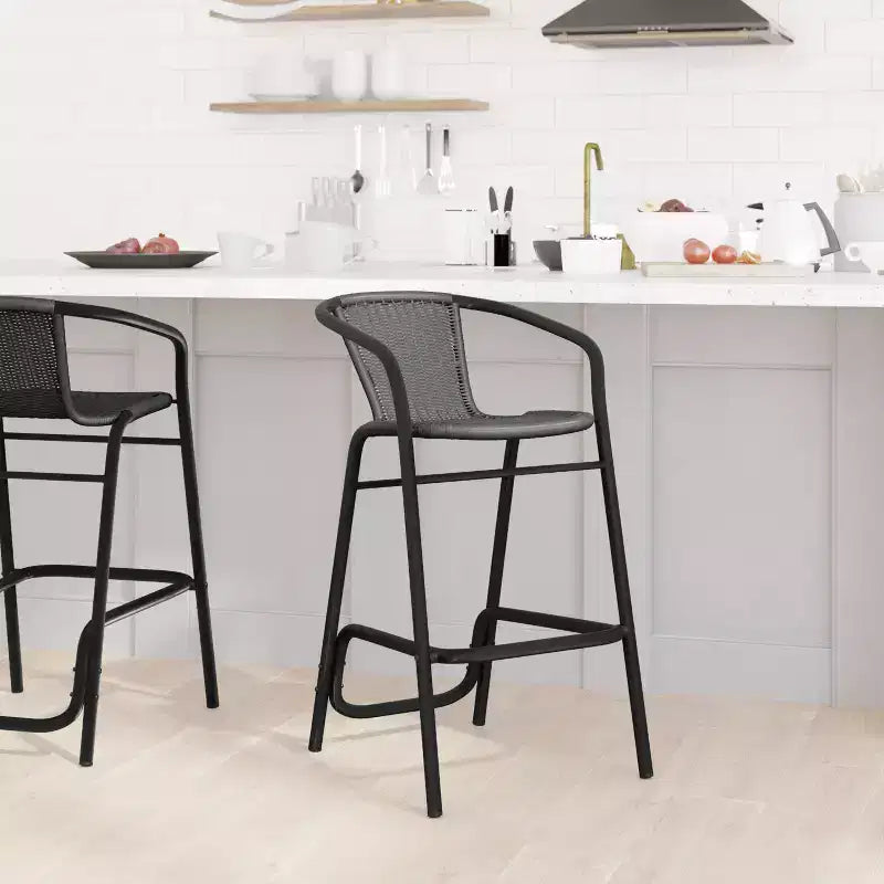 Tabouret de bar en rotin style restaurant d'extérieur